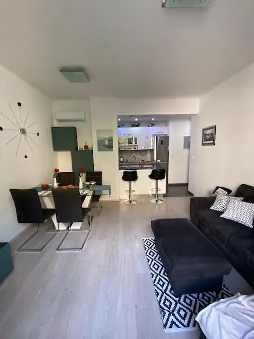 Split City Center - Lovely And Spacious 2Bdrm Apt Apartment