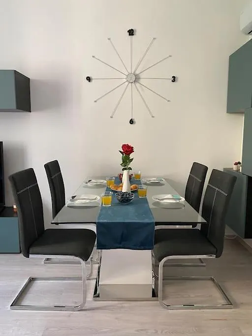 Split City Center - Lovely And Spacious 2Bdrm Apt Apartment