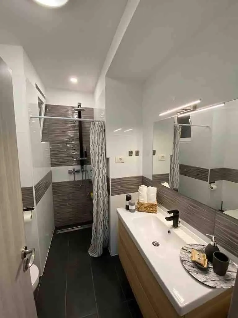 Split City Center - Lovely And Spacious 2Bdrm Apt