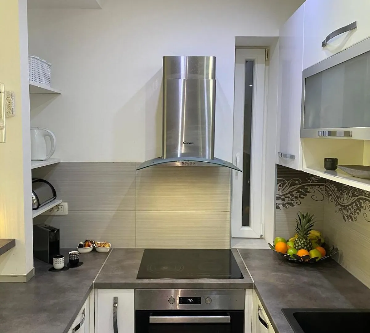 Split City Center - Lovely And Spacious 2Bdrm Apt