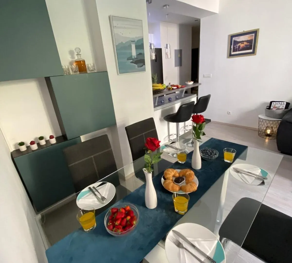 Split City Center - Lovely And Spacious 2Bdrm Apt Apartment