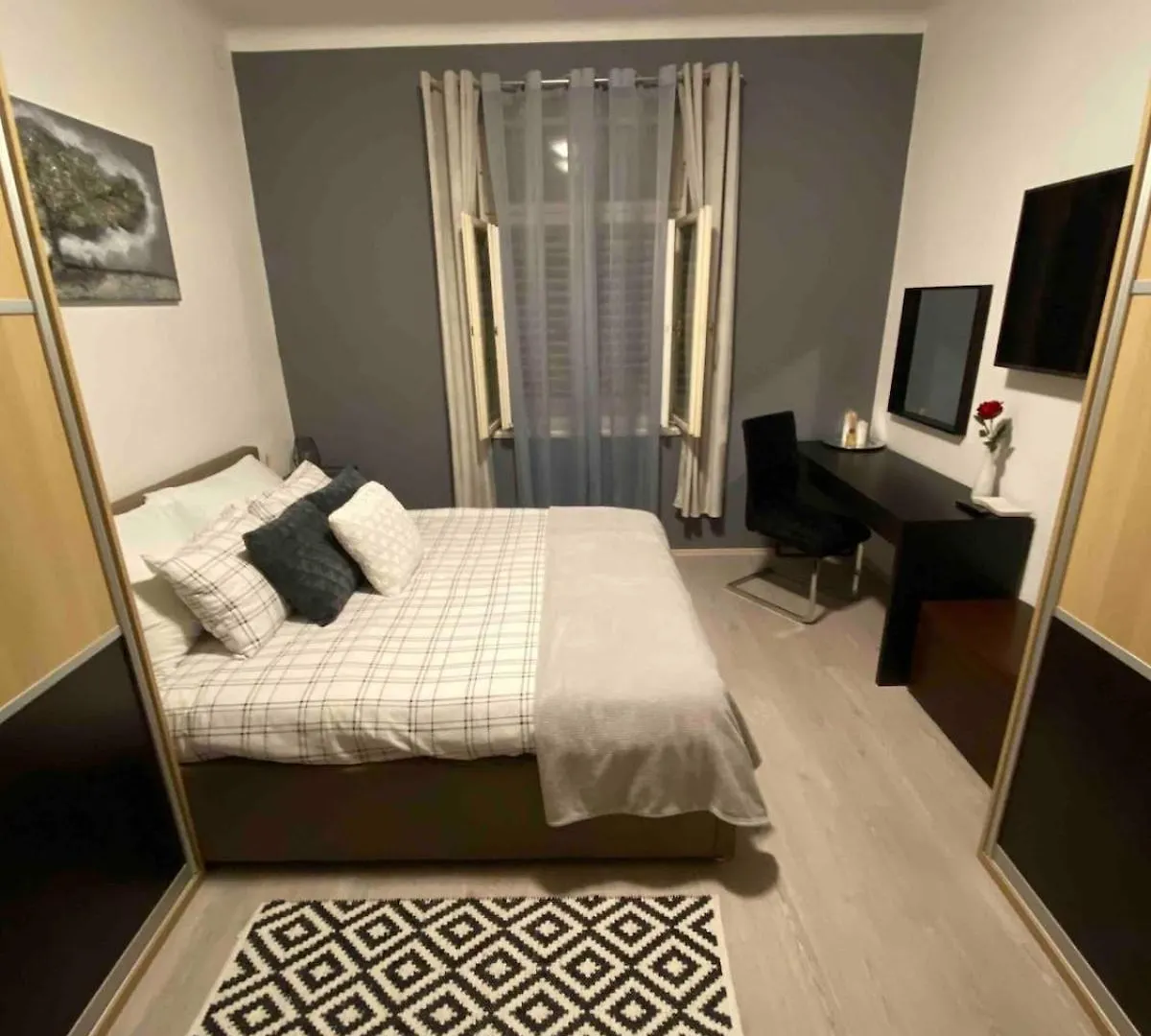 Split City Center - Lovely And Spacious 2Bdrm Apt Apartment
